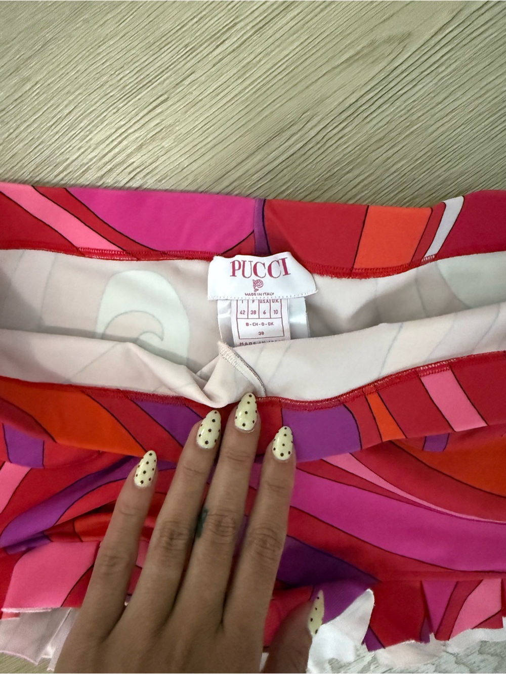 Emilio Pucci Pink Red Orange Swirl Bikini Set with Mesh Cover-Up and shorts - M - Picture 7 of 15
